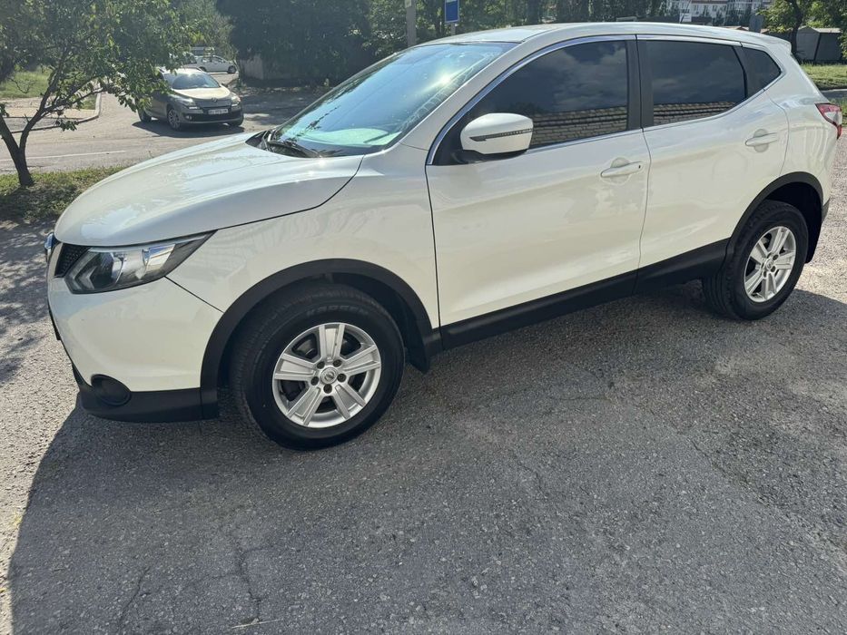 Вашій увазі Ніссан в рідній фарбі.