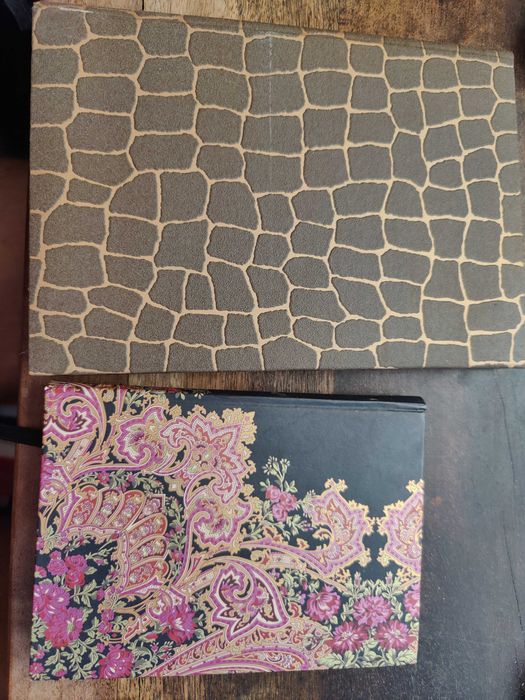 Цена за Два Новых Стильных Блокнота 21х15 и 15х11 см