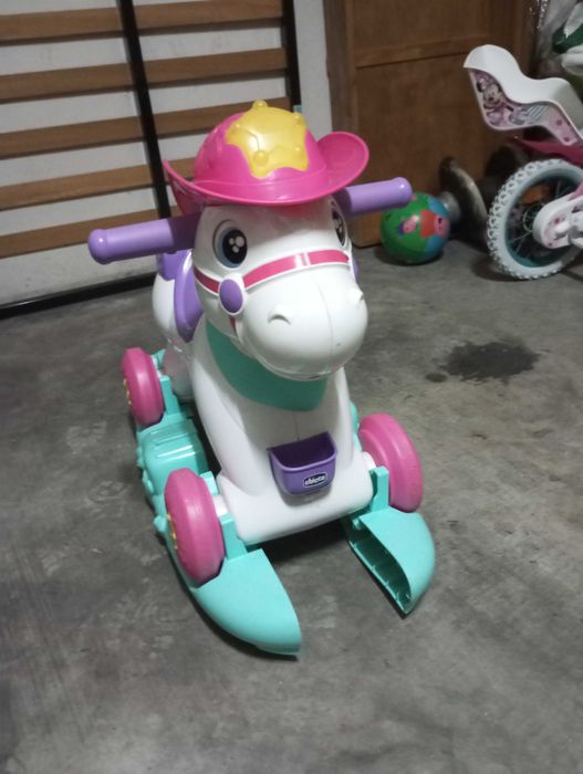 Cavalo andador Chicco rodeo