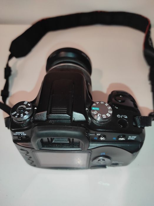 Aparat Sony Alfa 100 + kable + futerał + karta pamięci