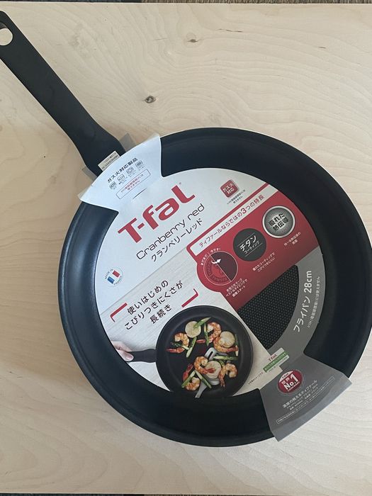 Tefal cranberry red 28 cm