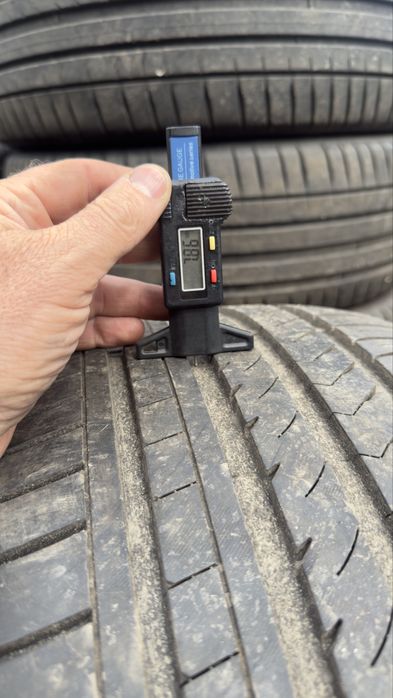 295/40/20  Winrun R330