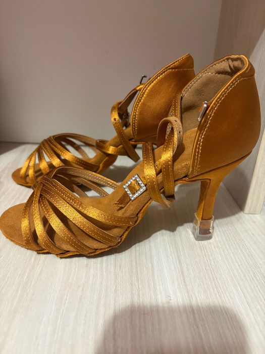 Туфлі Латина для бальних танців