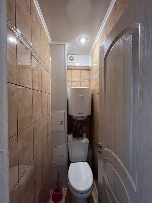 3 кімн. Світальського, середина будинку 3/9пов з меб і тех. Коротченко