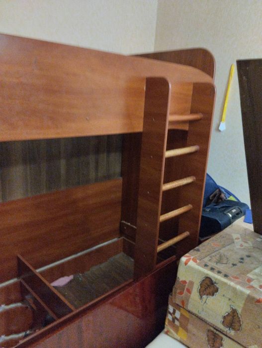 Продам 2-х ярусную кровать
