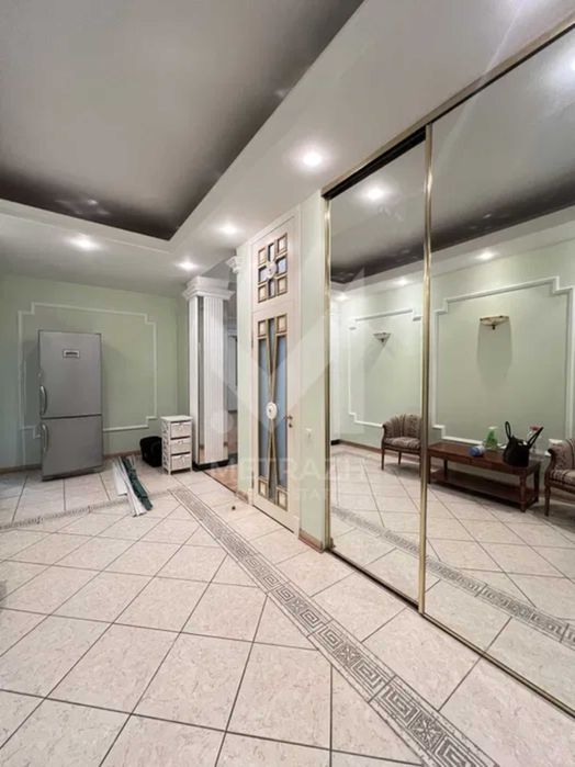 Продам 5 к. квартиру 206 м2 Деревянко Павлово Поле метро 23 Августа