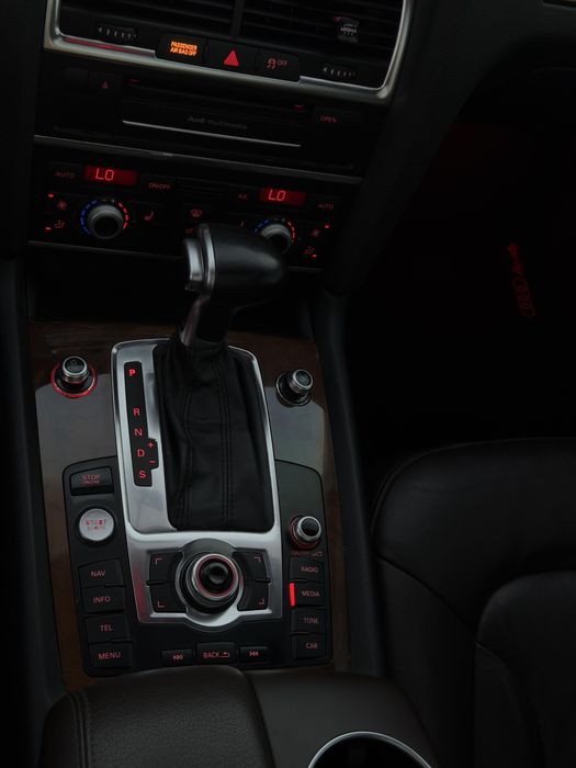 Audi Q7 2014 рік