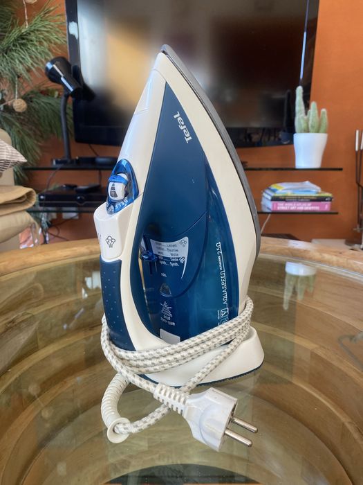 Tefal Steam Iron – Made in France, Strong Steam