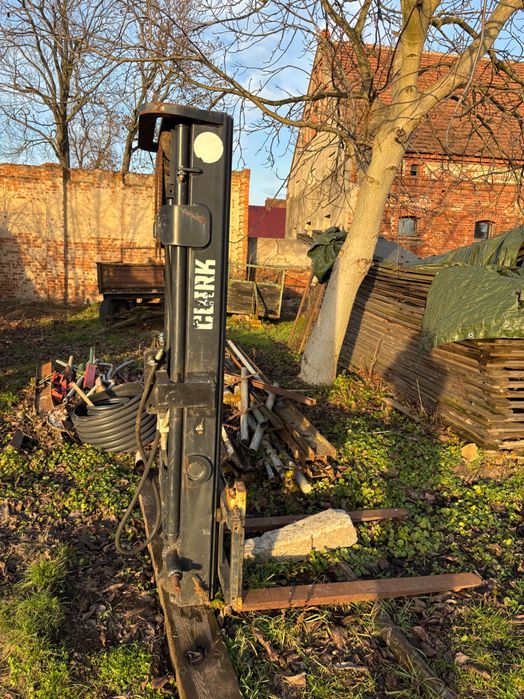 Maszt do ciągnika w komplecie z widłami