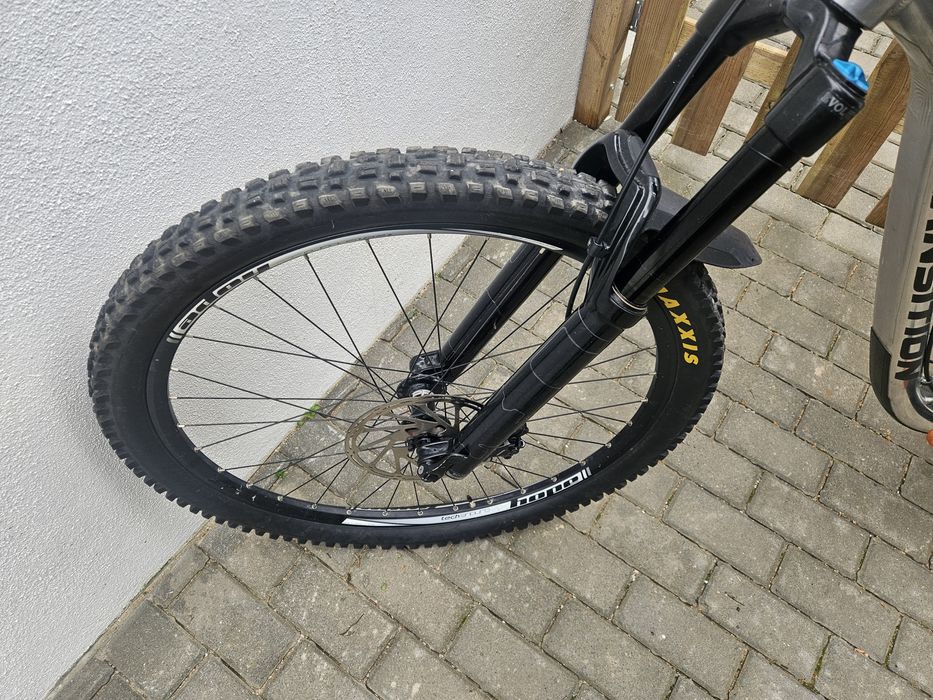 Bicicleta Enduro Transition Sentinel 29 Custom Raw