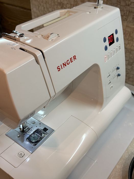 Швейна машинка Singer 7466