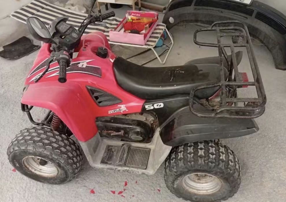 Troco Moto 4 com Matrícula