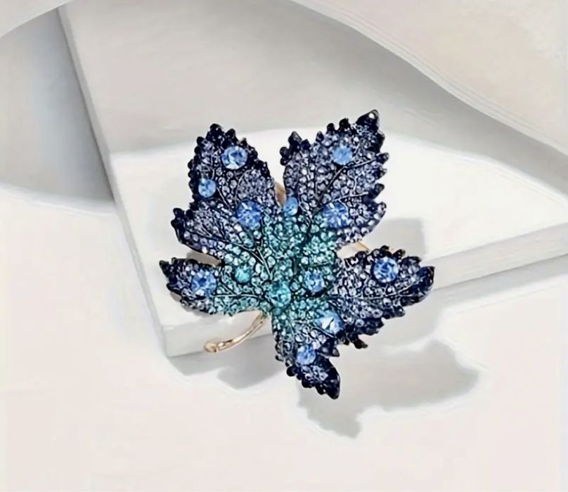 Broszki Z Liści Klonu