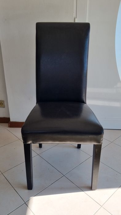 Cadeira pele sintética preta