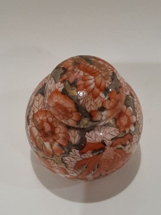 Peça em Porcelana de Macau