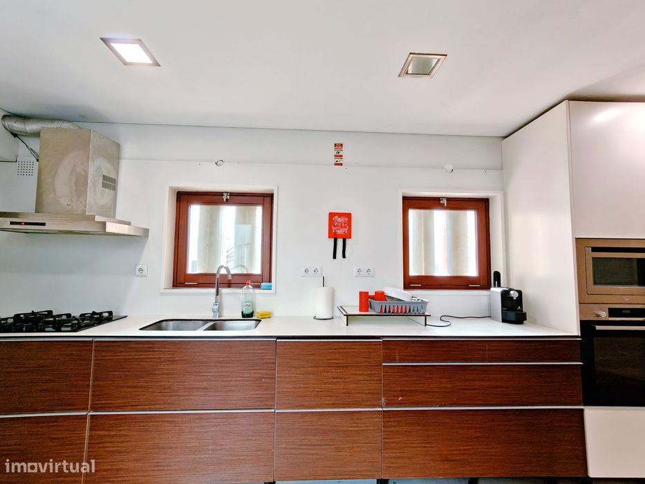 Apartamento T4 Mobilado no Centro de Aveiro