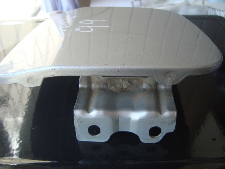 Porta da gasolina para mitsubich space star 2001