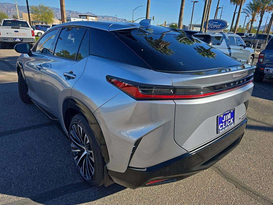 Lexus RZ 450e Luxury 2023 — перший електричний Lexus нового покоління