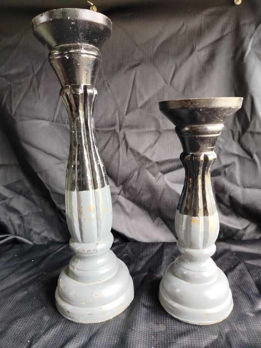 Ładne drewniane świeczniki