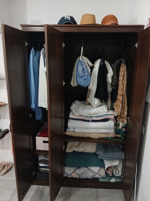 Roupeiro semi novo