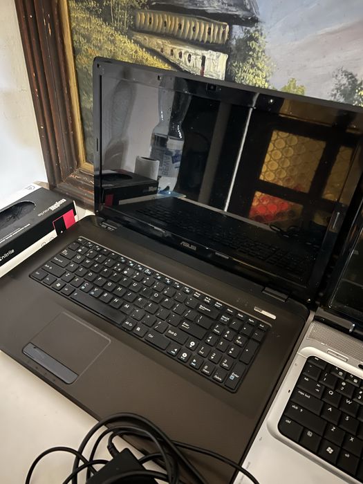 Dwa laptopy asus K72JK oraz hp dv9700
