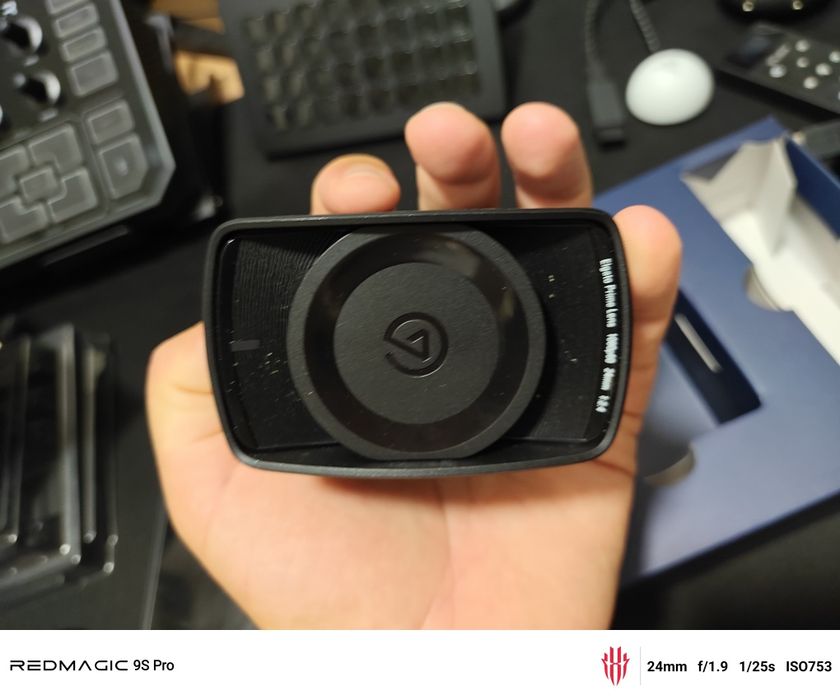 Elgato facecam  webcam