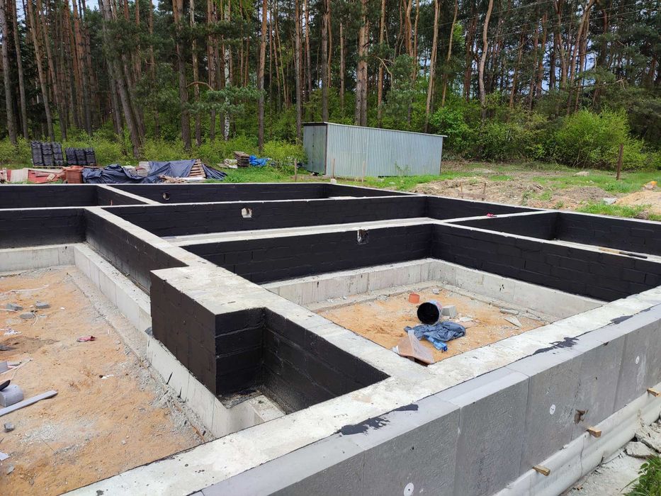 Sprzedam działkę budowlaną z lasem