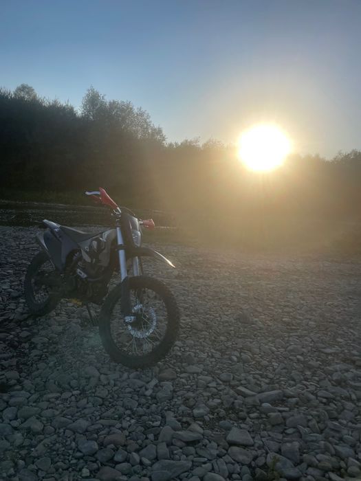 Продам мотоцикил кові JNR300