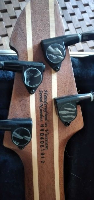 Vendo Baixo Peavey madeira 4 cordas