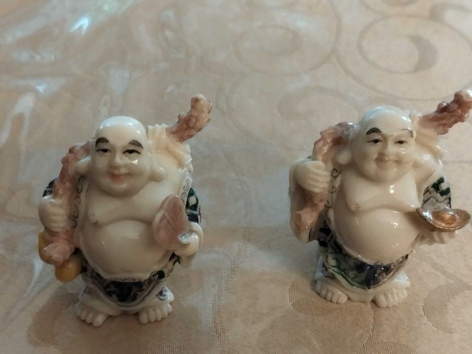 Figuras chinesas em resina