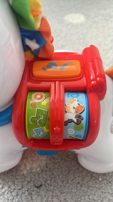 Interaktywny kucyk do ciągnięcia Baby Clementoni