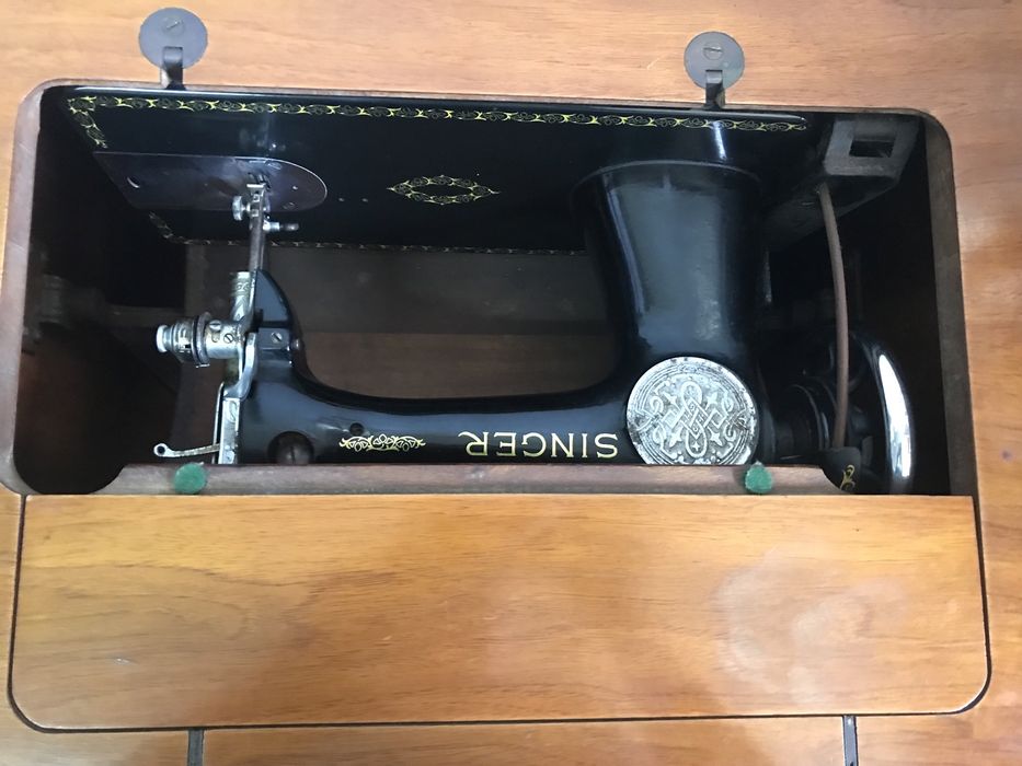 Maquina costura singer com móvel