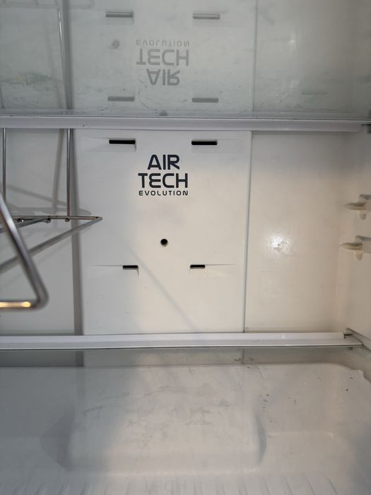 Frigorífico Hotpoint Ariston Inox c/ Painel Digital e Zonas Frescas