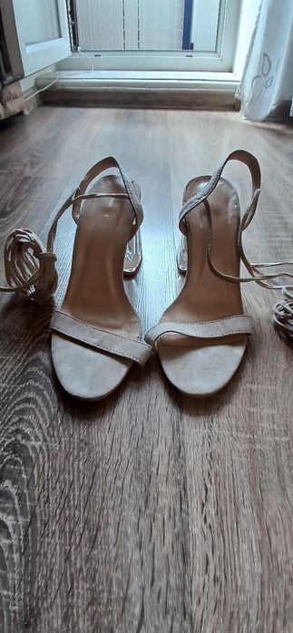 Жіночі босоніжки