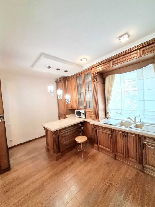 Продам неймовірний маєток наповнений домашнім теплом. Р-н Міськсаду.