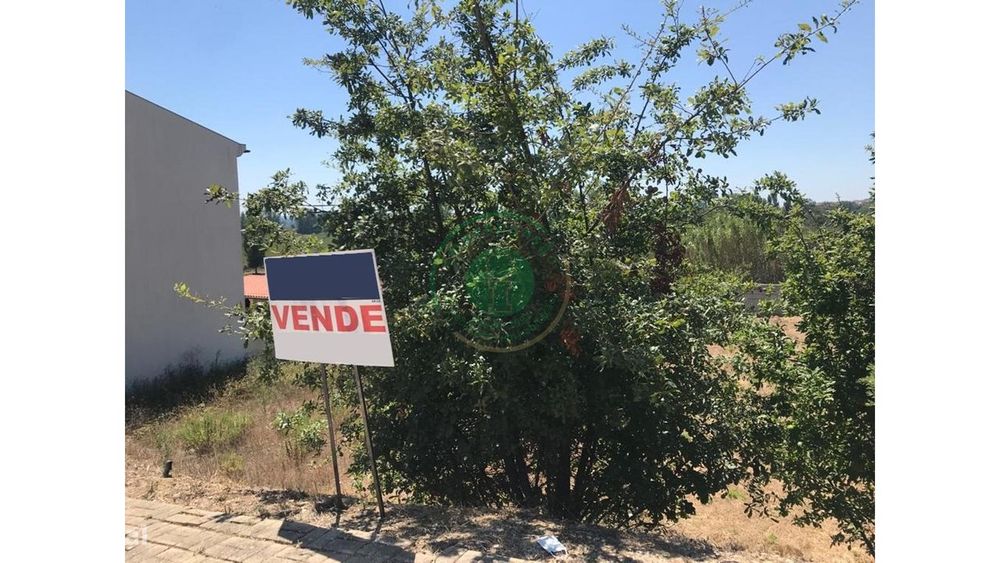 Lote Terreno com 330 m2 em Coimbra