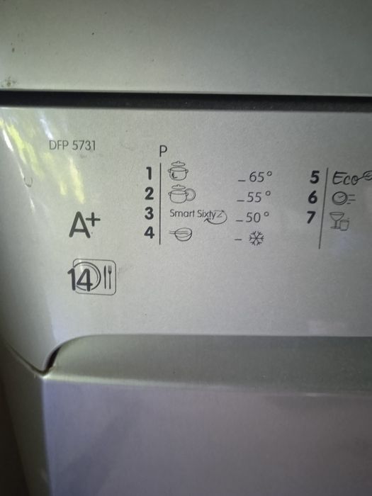 Zmywarka wolnostojąca  Indesit DFP 5731