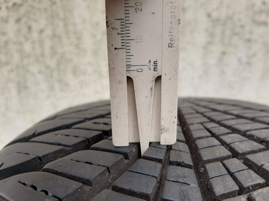 2x Opony całoroczne 215/65R16 GoodYear Vector4Sasons 7mm