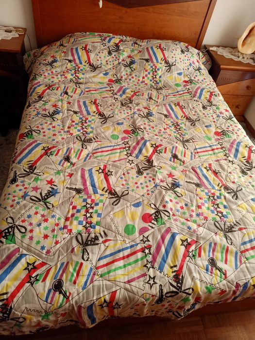 Colcha de cama solteiro decorativa e acolchada muito bonita