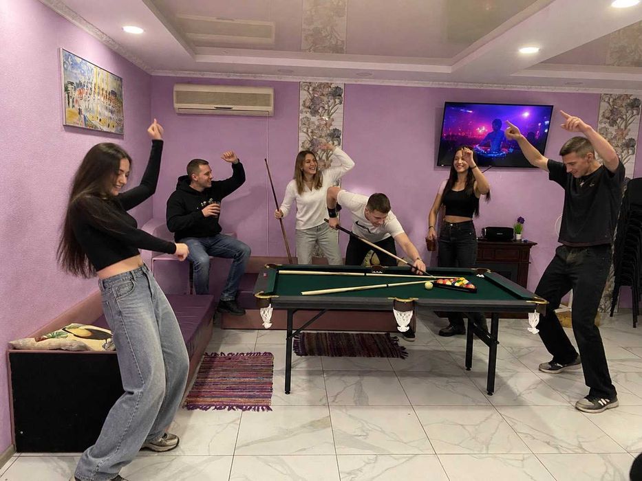 Подобова оренда будинку (до 40 осіб), Троєщина, Деснянський р-н
