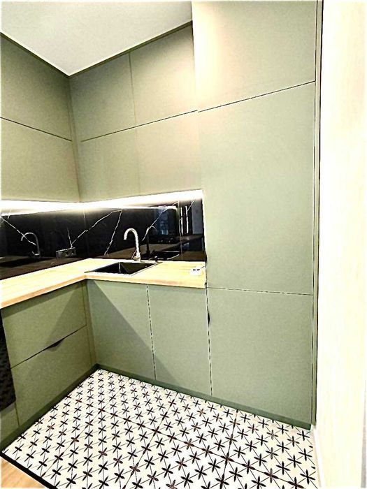 Продам двохкімнатну квартиру  в жк Віа Рома. Газ