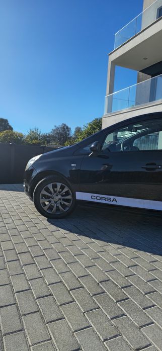 Opel Corsa 1.2 Black Edition Poucos Quilómetros