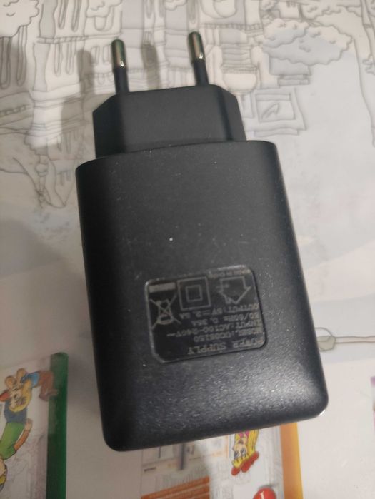 Зарядное устройство для планшета  Nomi UC05150 2.5A оригинал