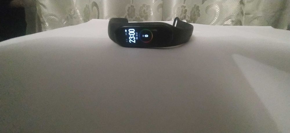 Продам фитнес-браслет Xiaomi Mi Band 4, NFC.