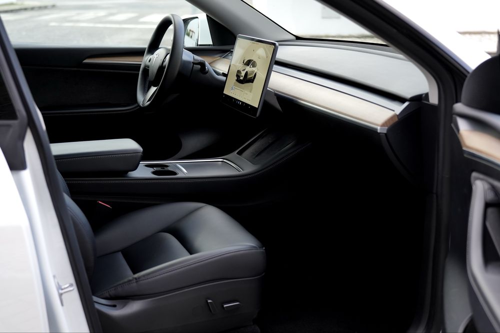 Tesla Model Y longe Range Dual Motor