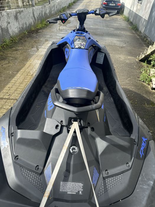 Mota de agua sea doo trix 3 lugares
