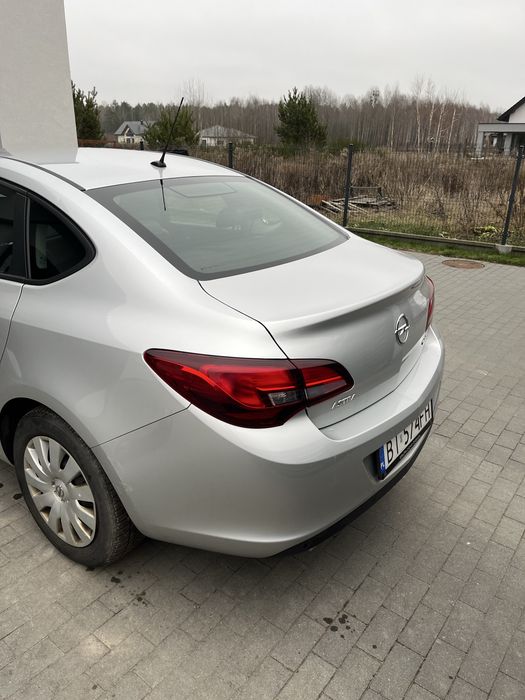 Opel Astra J 2017 na sprzedaż