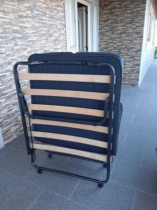 Cama dobrável (Divã)