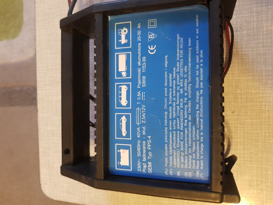 12V/  4.0A. TOYA. Ładowarka