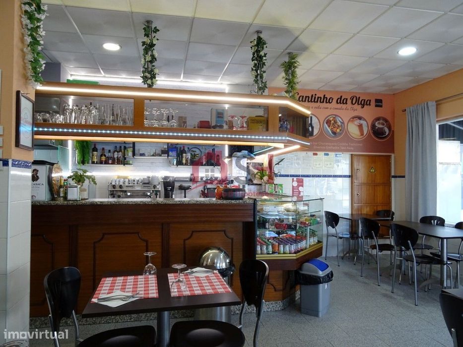 *Oportunidade de Trespasse – Café, Snack Bar e Churrasqueira em Fun...